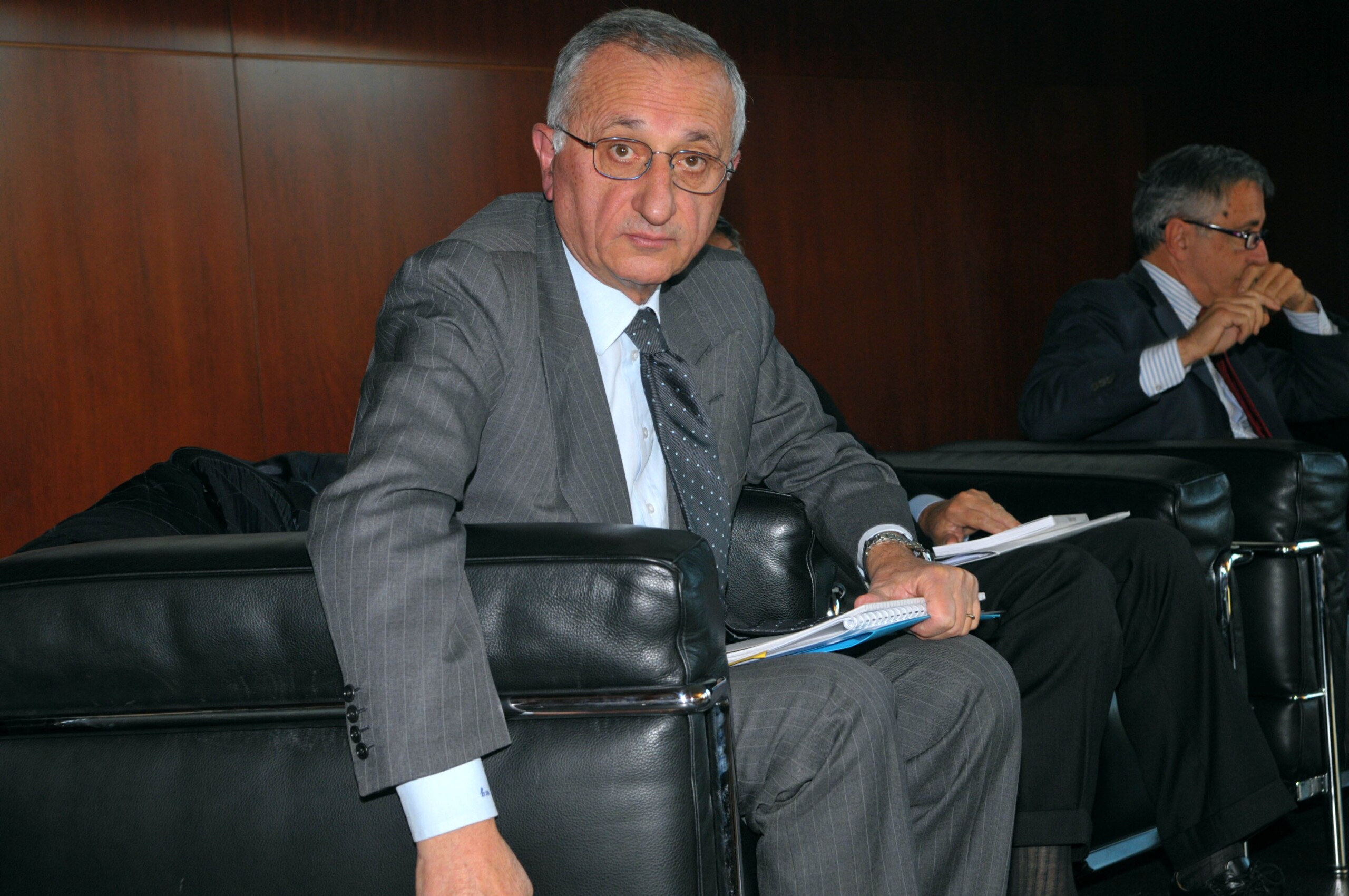 tim gamberale ok to opas poste for consolidation now it needs to be clearly explained to the market scaled