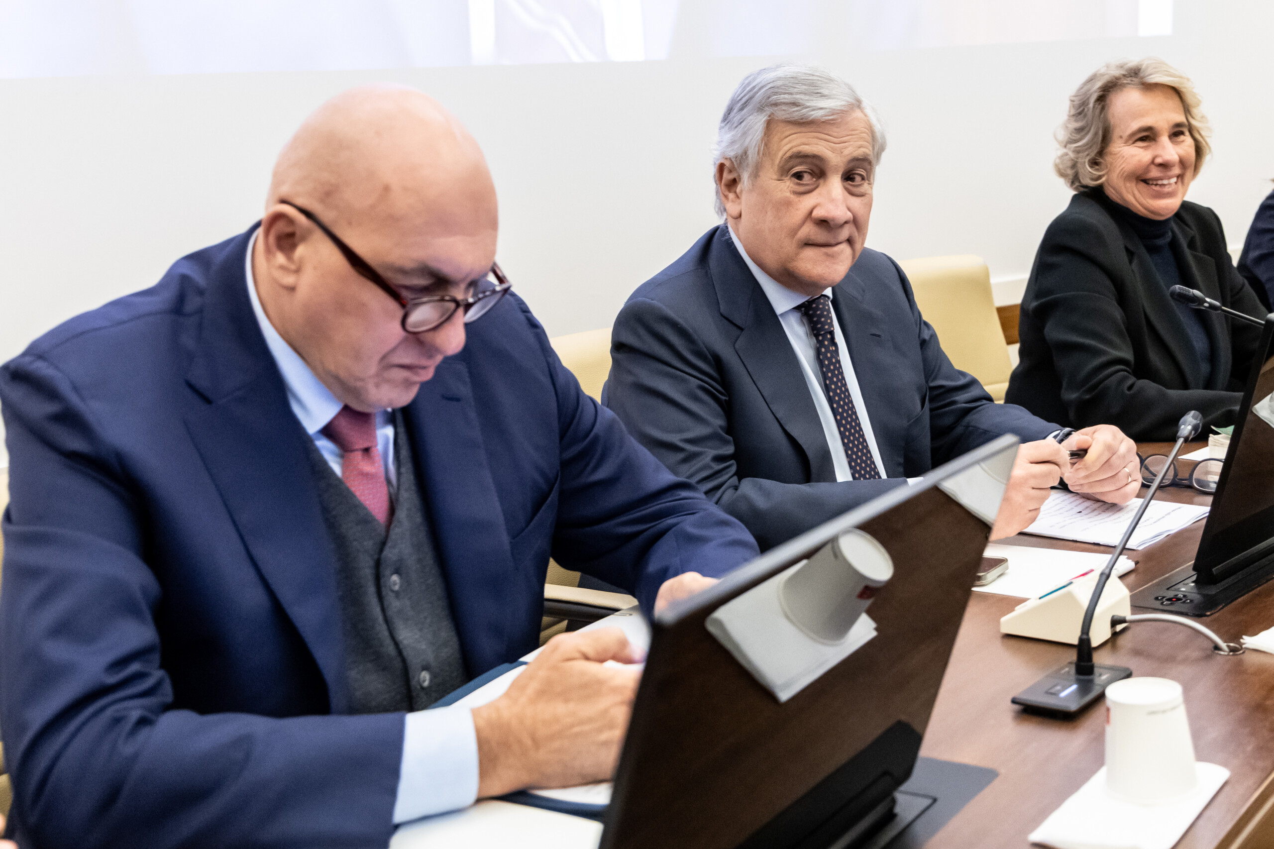 Iran: Crosetto speaks with Vautrin: ‘Deep concern over attacks on UNIFIL’ 1 iran crosetto speaks with vautrin deep concern over attacks on unifil scaled