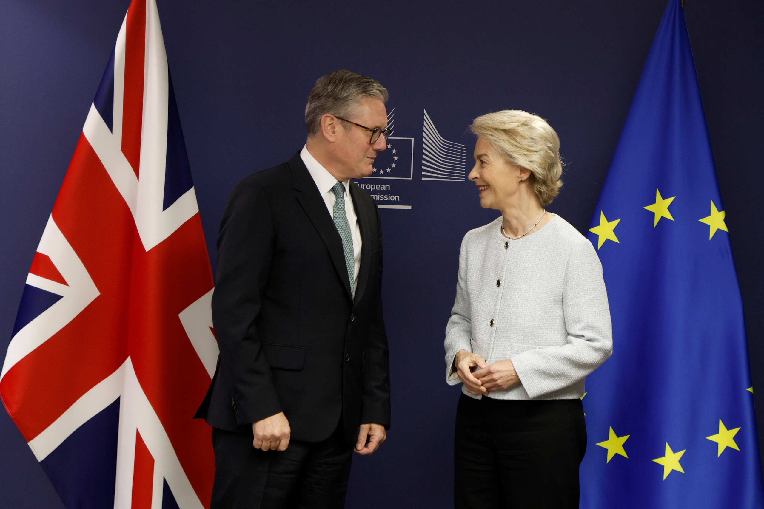 iran von der leyen speaks with starmer we are working for the security of the strait of hormuz scaled