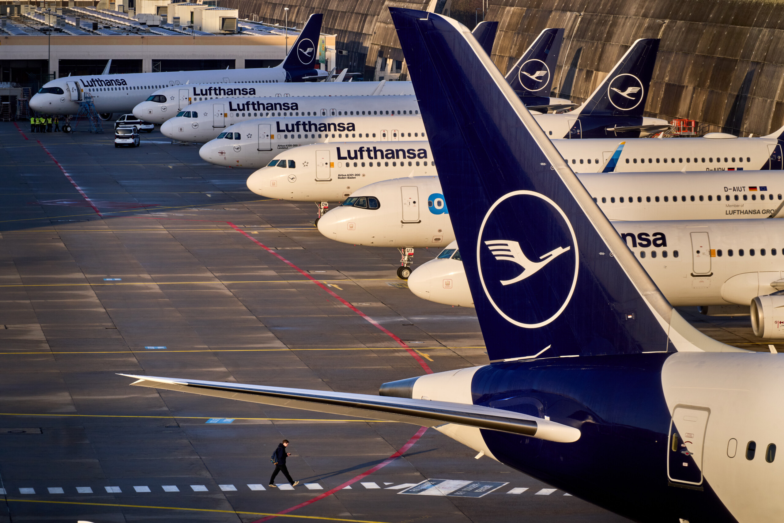 iran lufthansa fuel supply at risk in case of prolonged conflict scaled