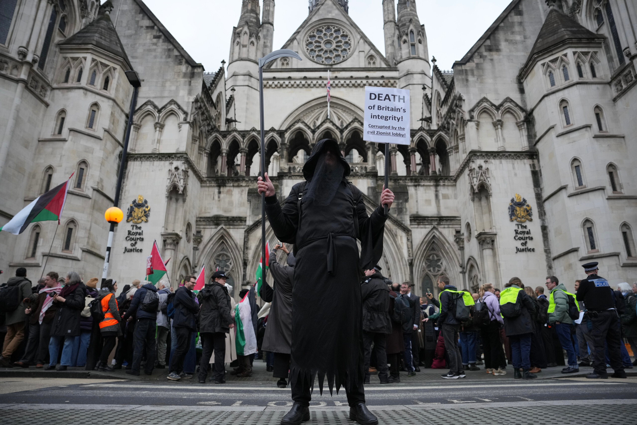 london protest in support of palestine action 200 arrests scaled