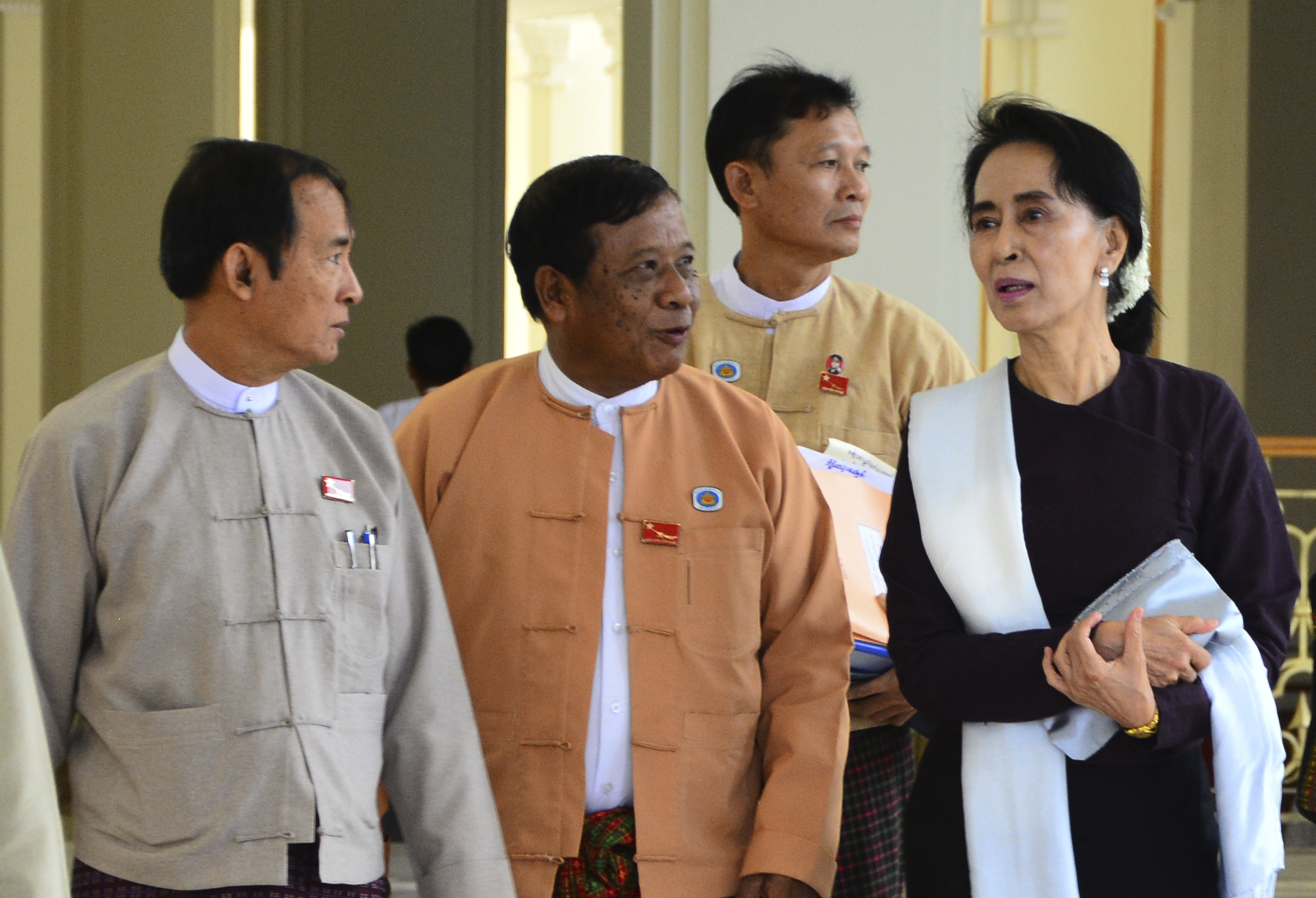 myanmar amnesty for 4500 prisoners former president win myint released