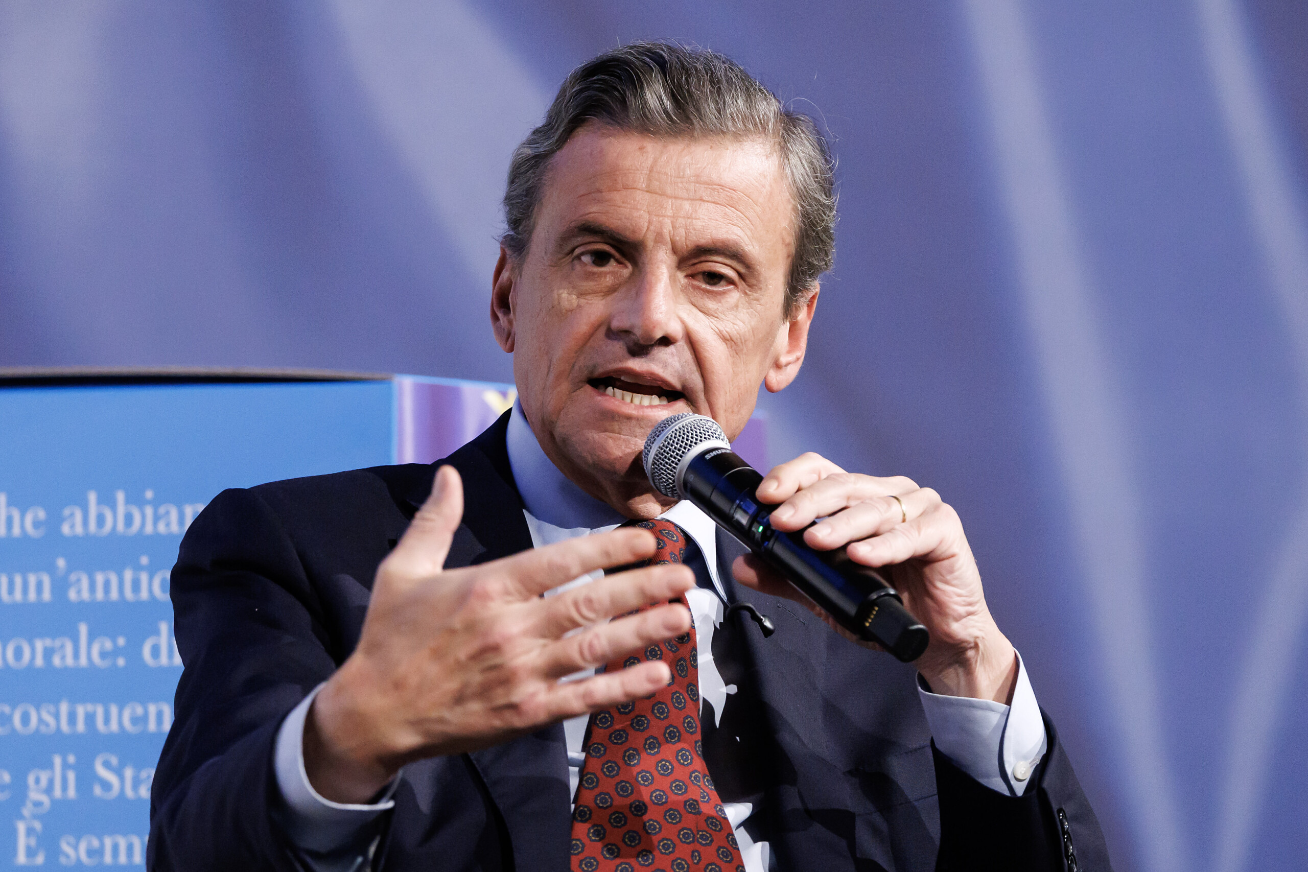 iran calenda trump is a dangerous madman he will plunge the world into recession scaled