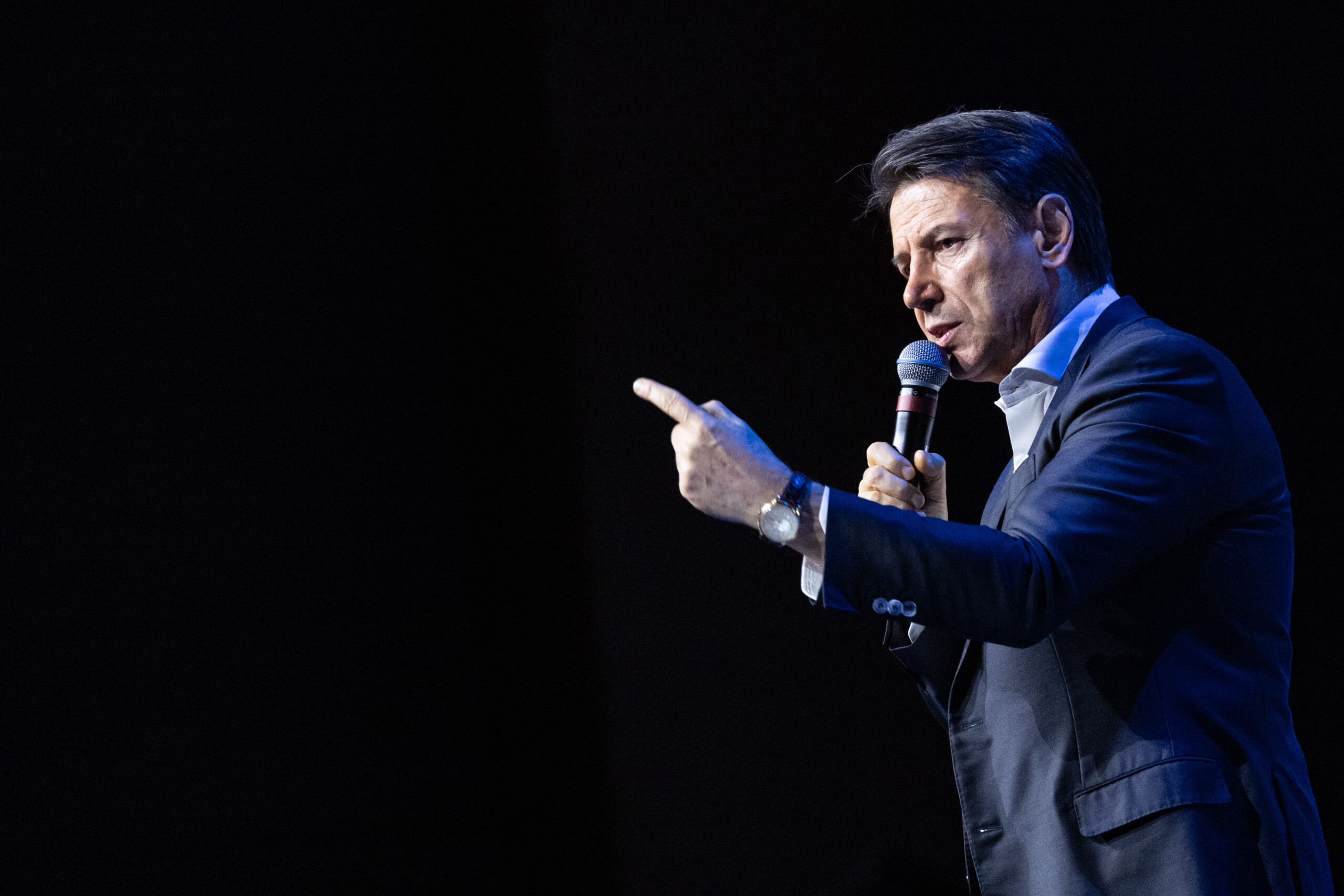 security decree conte we lawyers will not be puppets in the hands of the government scaled