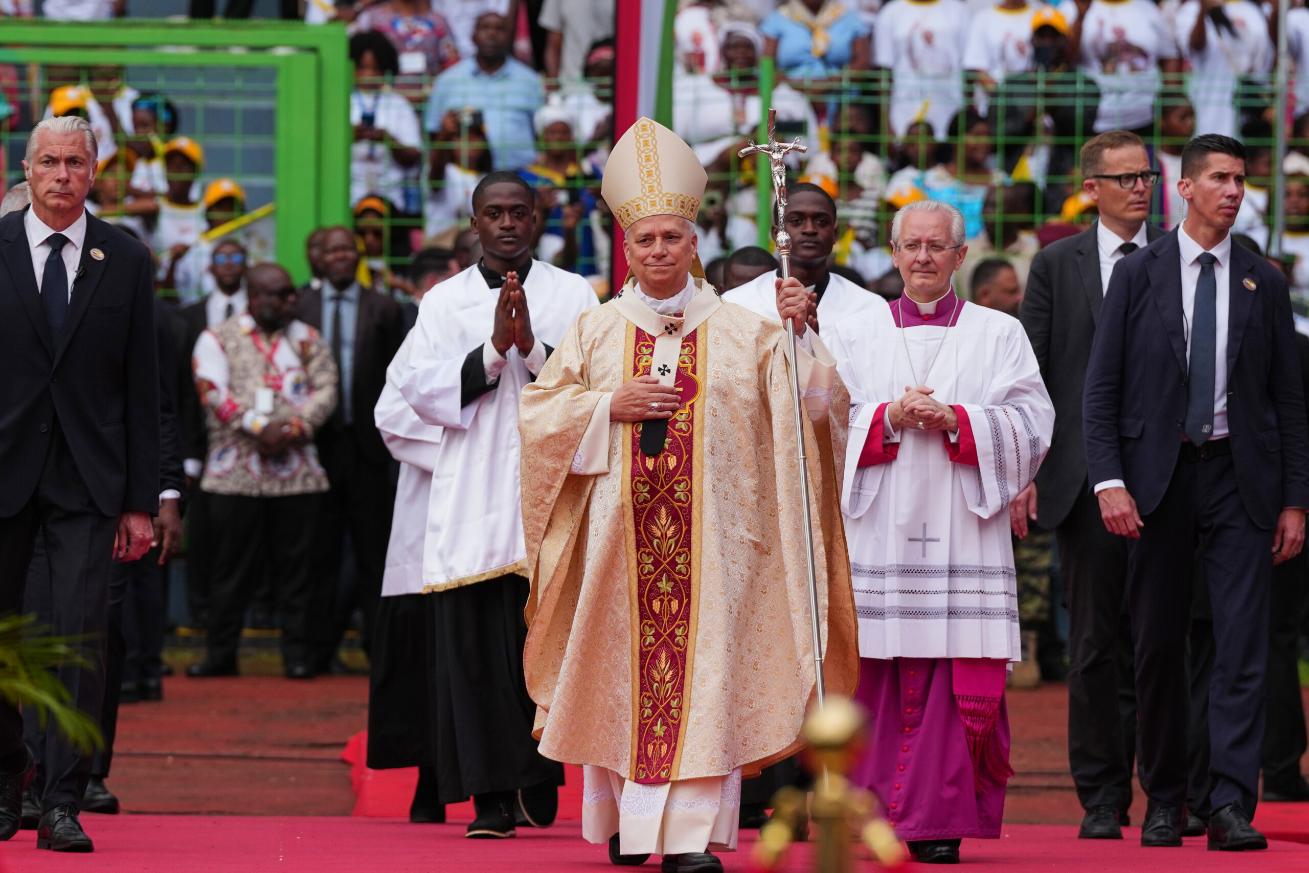 pope a complacent and miserly heart is a sad one we must serve justice and solidarity scaled