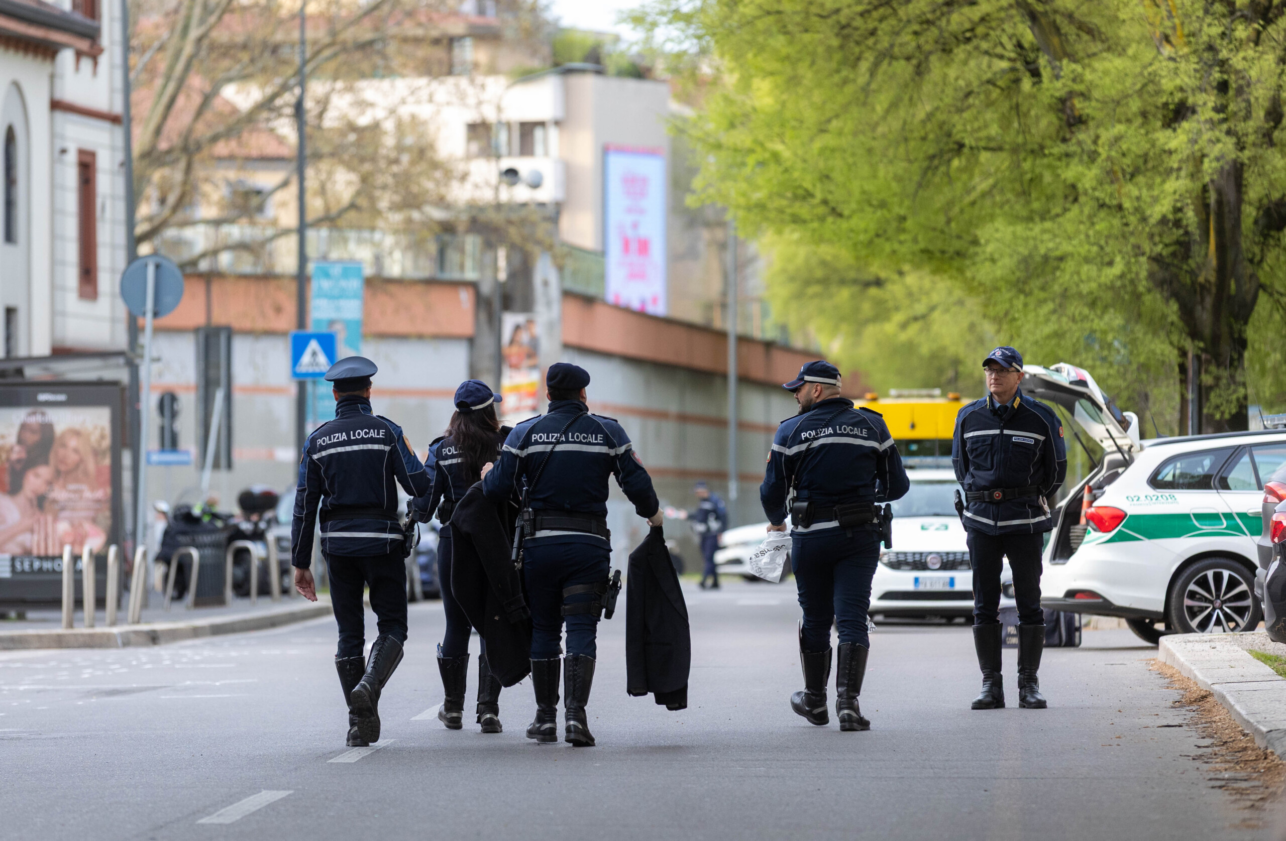 milan collision with concrete pillar leaves two young people dead scaled