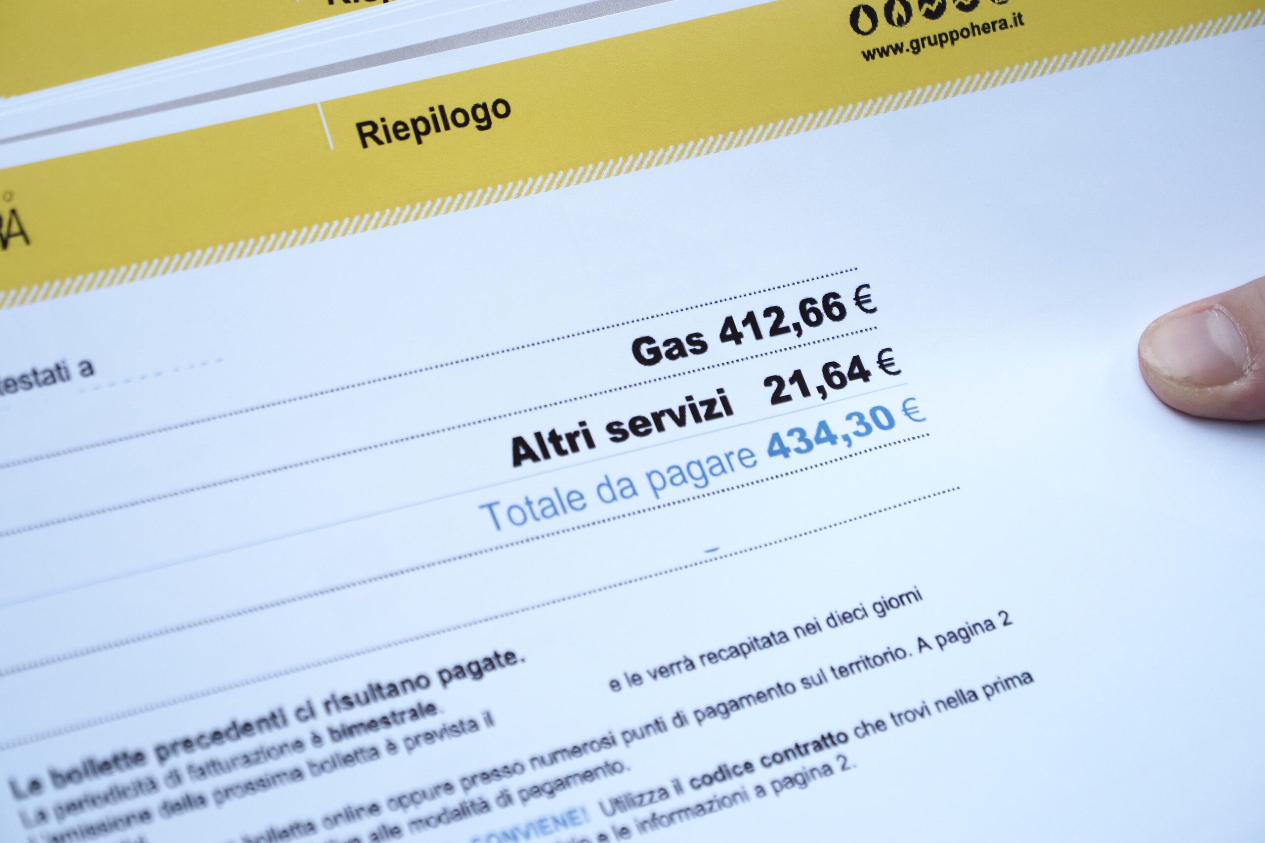 energy gas bills down by 7 6 in april scaled