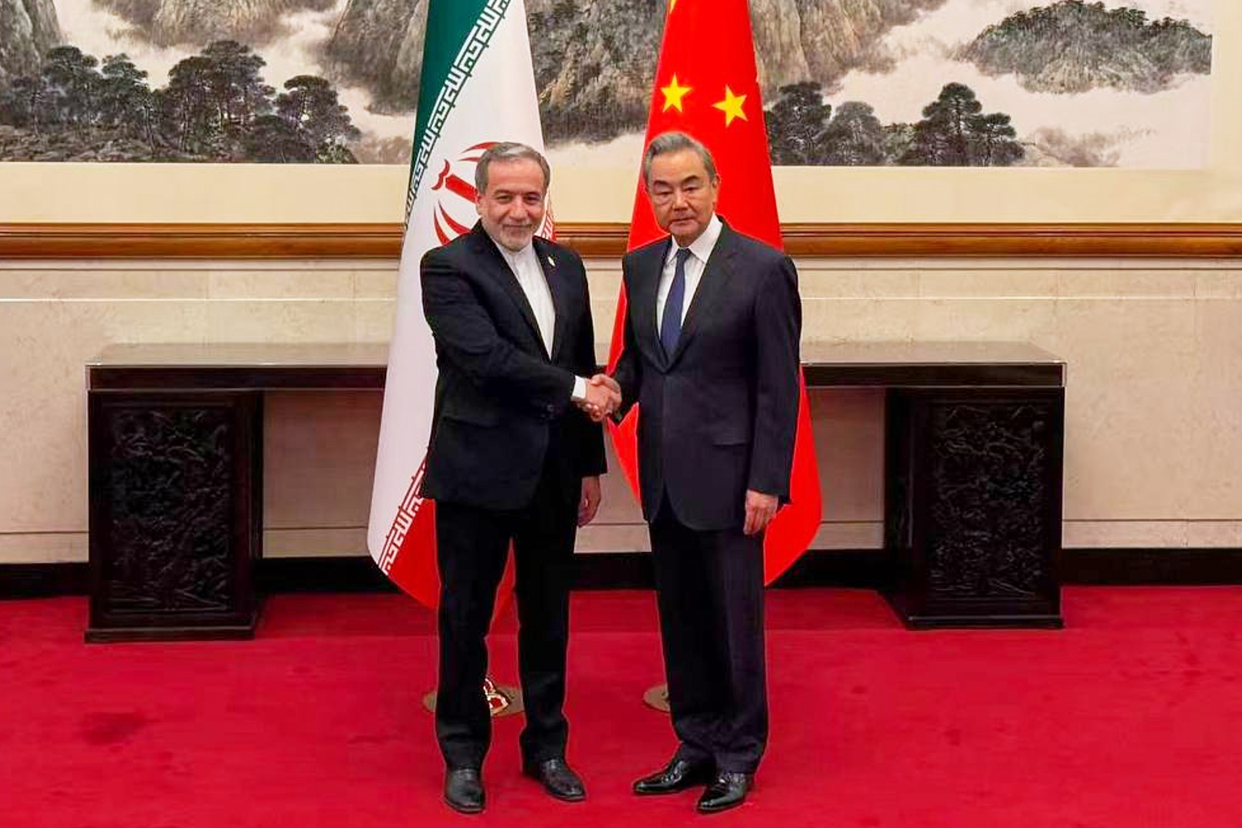 iran wang yi to araghchi a complete ceasefire is necessary