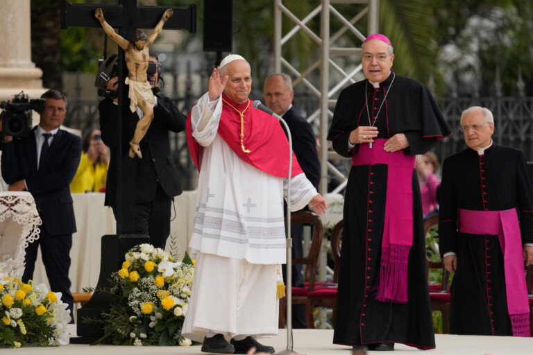 pope peace at risk due to an economy that prefers arms trade over respect for human life