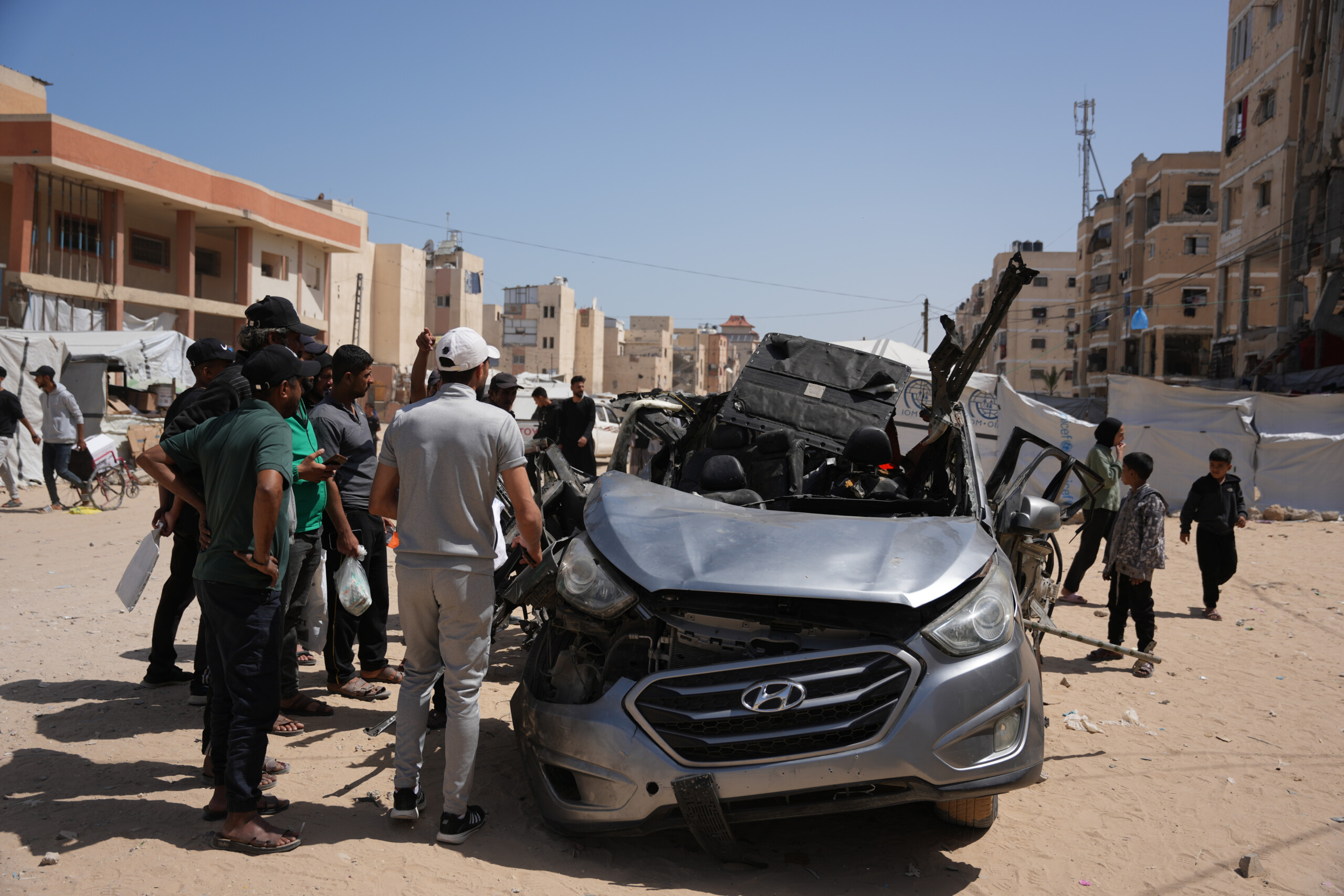 middle east idf airstrike hits vehicle in khan younis gaza 2 dead scaled
