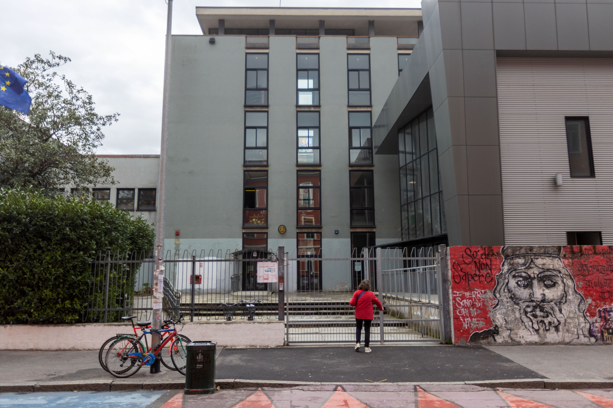 Education: contract signed for 8,000 headteachers; average pay rise of €500 1 education contract signed for 8000 headteachers average pay rise of e500 scaled