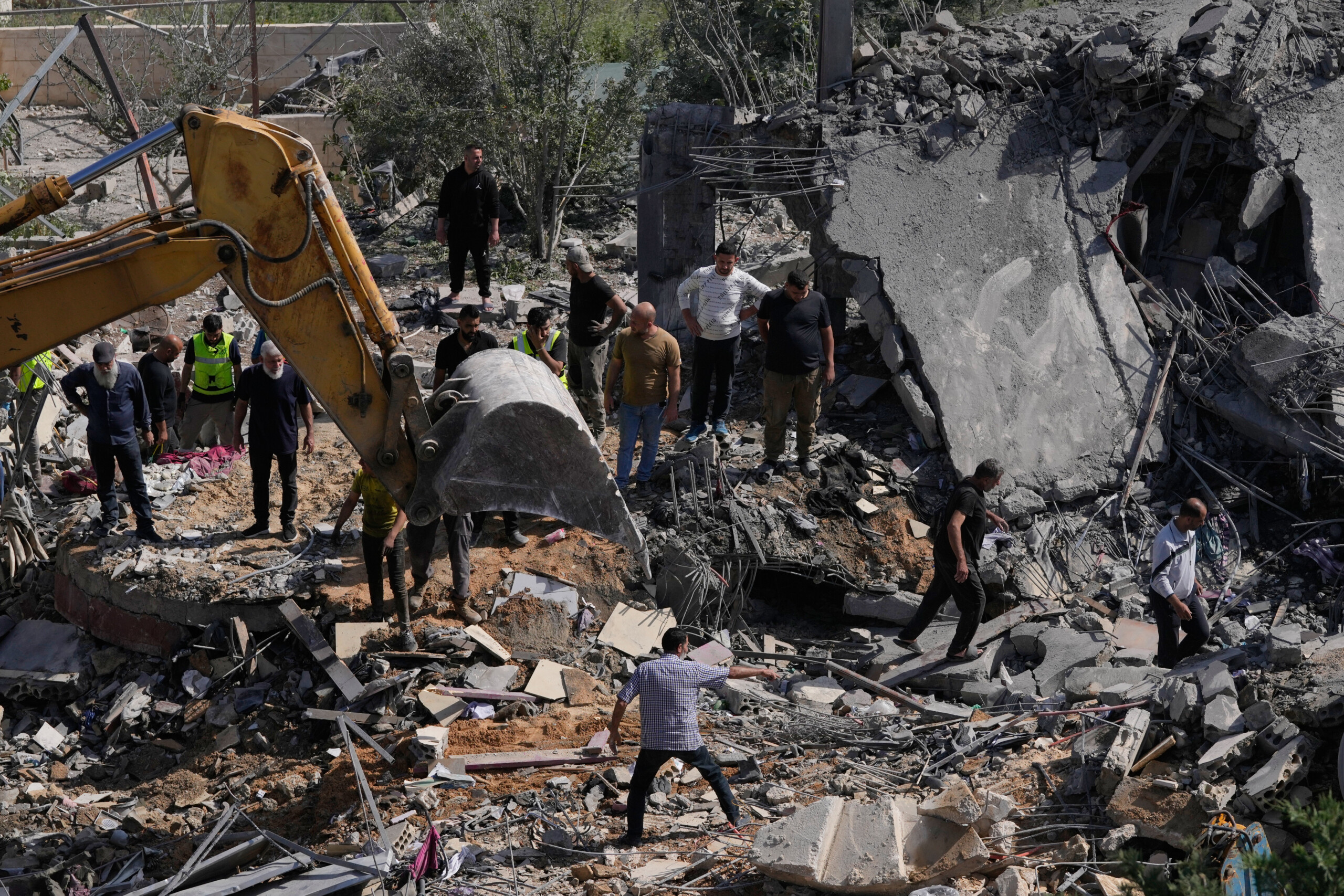 Lebanon: 6 dead and 7 injured in Israeli air raid in the south 1 lebanon 6 dead and 7 injured in israeli air raid in the south scaled