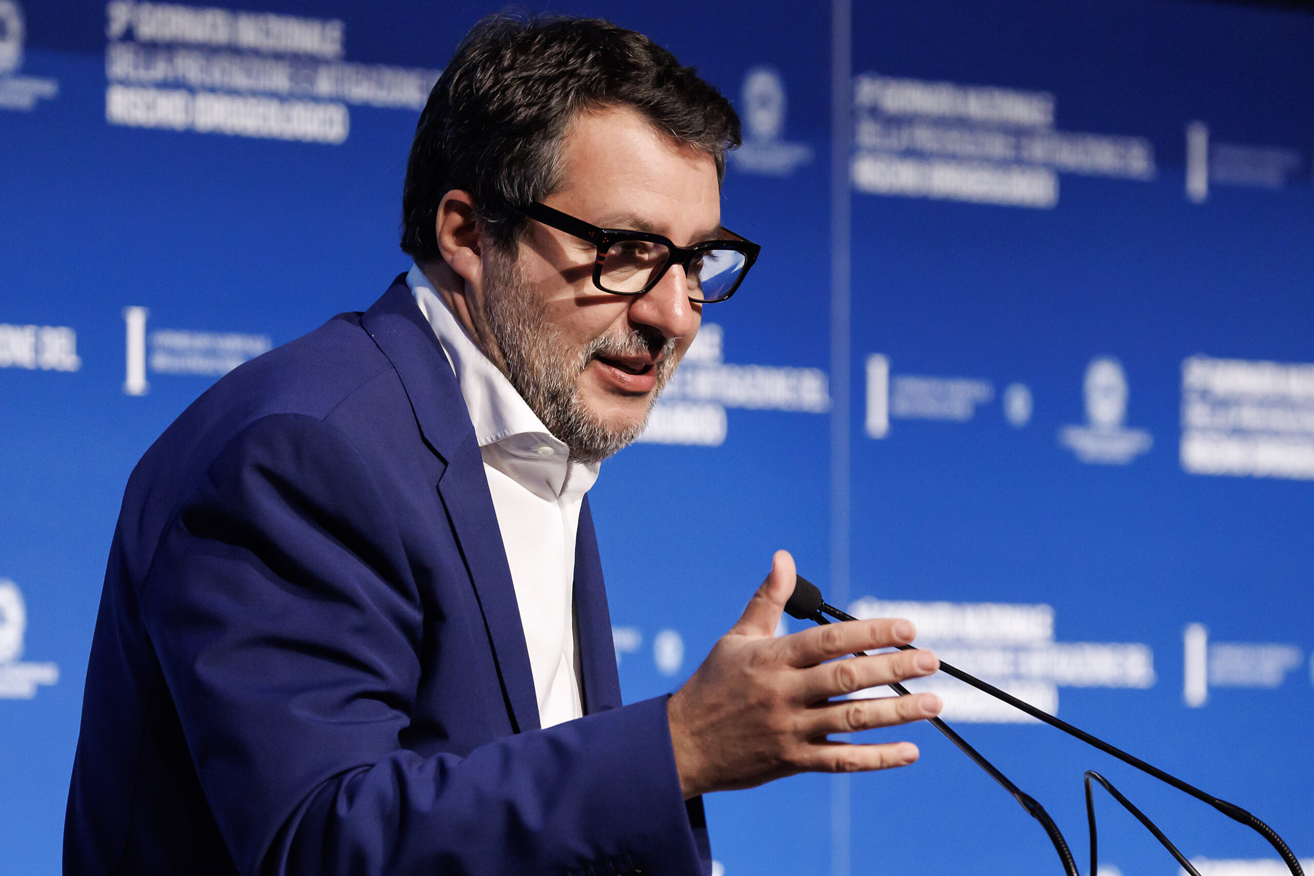 Trains, Salvini: ‘First train on the Strait Bridge and the Turin–Lyon line in 2032–2033’ 1 trains salvini first train on the strait bridge and the turin lyon line in 2032 2033 scaled