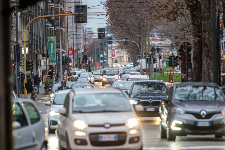 climate eu greenhouse gas emissions up 0 9 at end of 2025