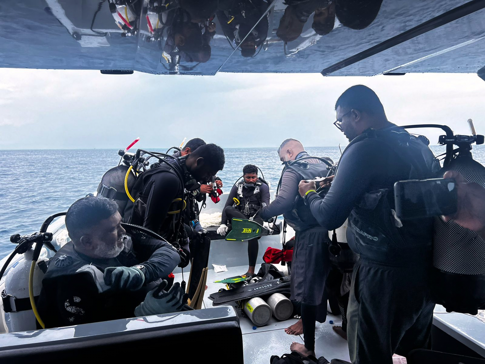 italy deaths in the maldives authorities confirm the death of a soldier involved in the recovery of bodies