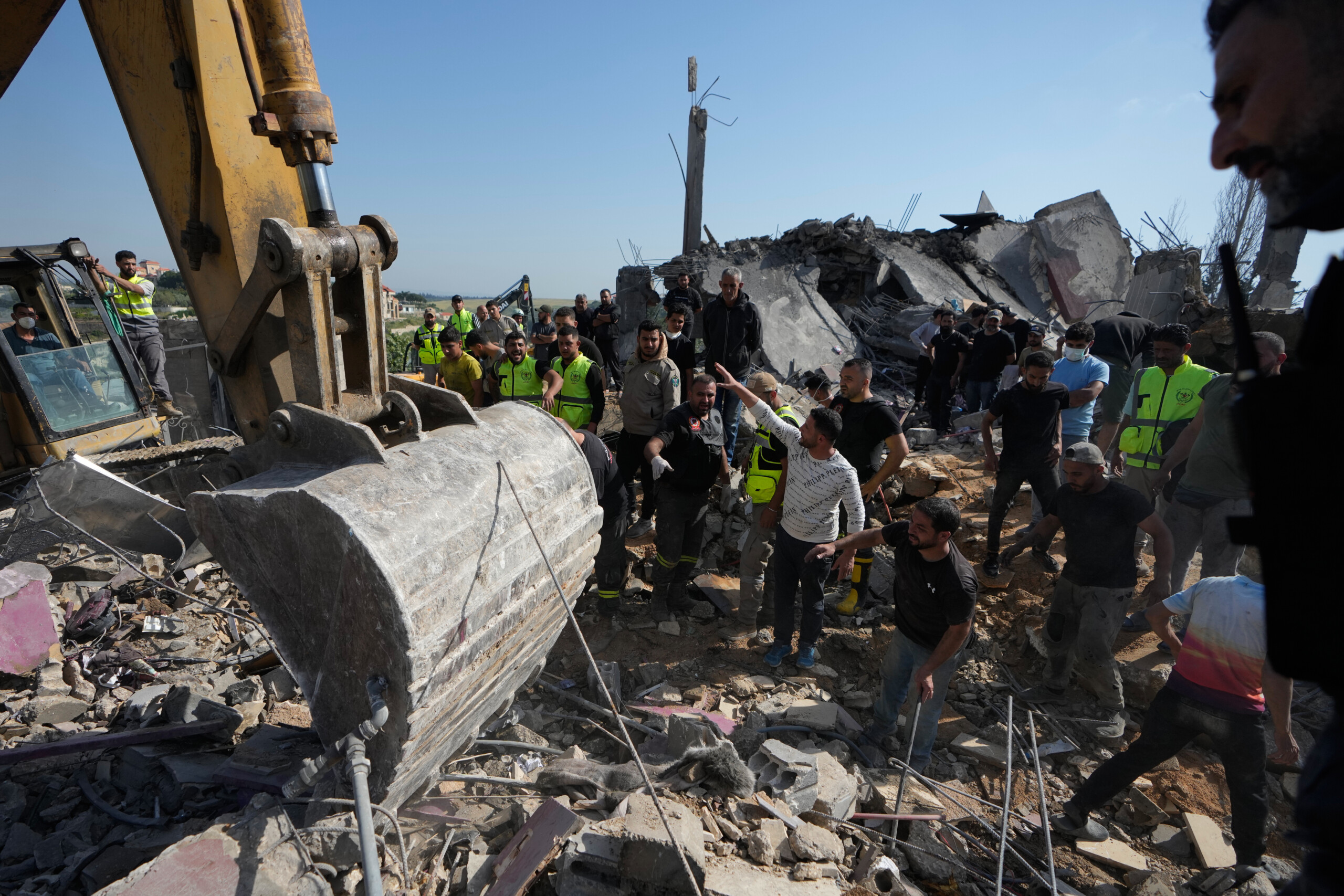 lebanon three paramedics killed in an israeli airstrike scaled