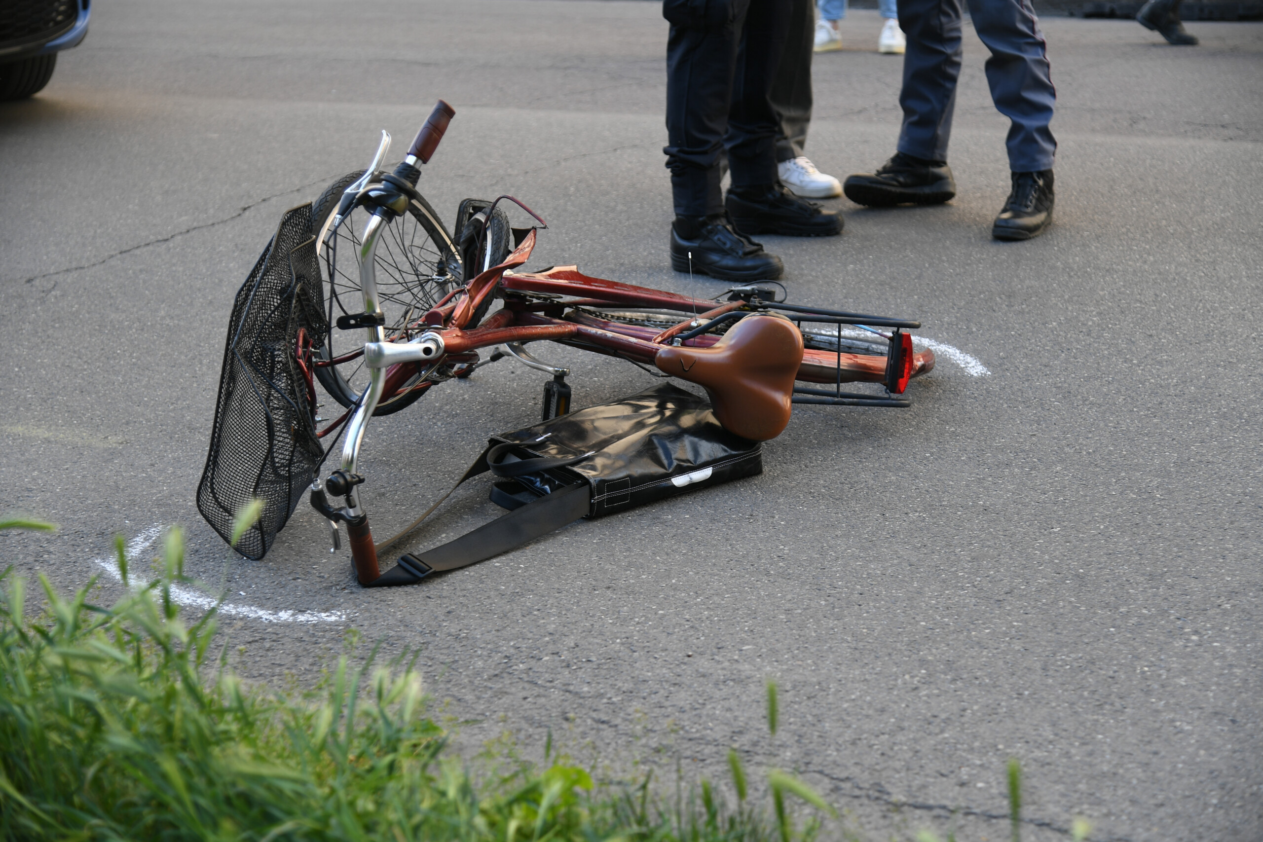 modena two people have limbs amputated one is in critical condition scaled