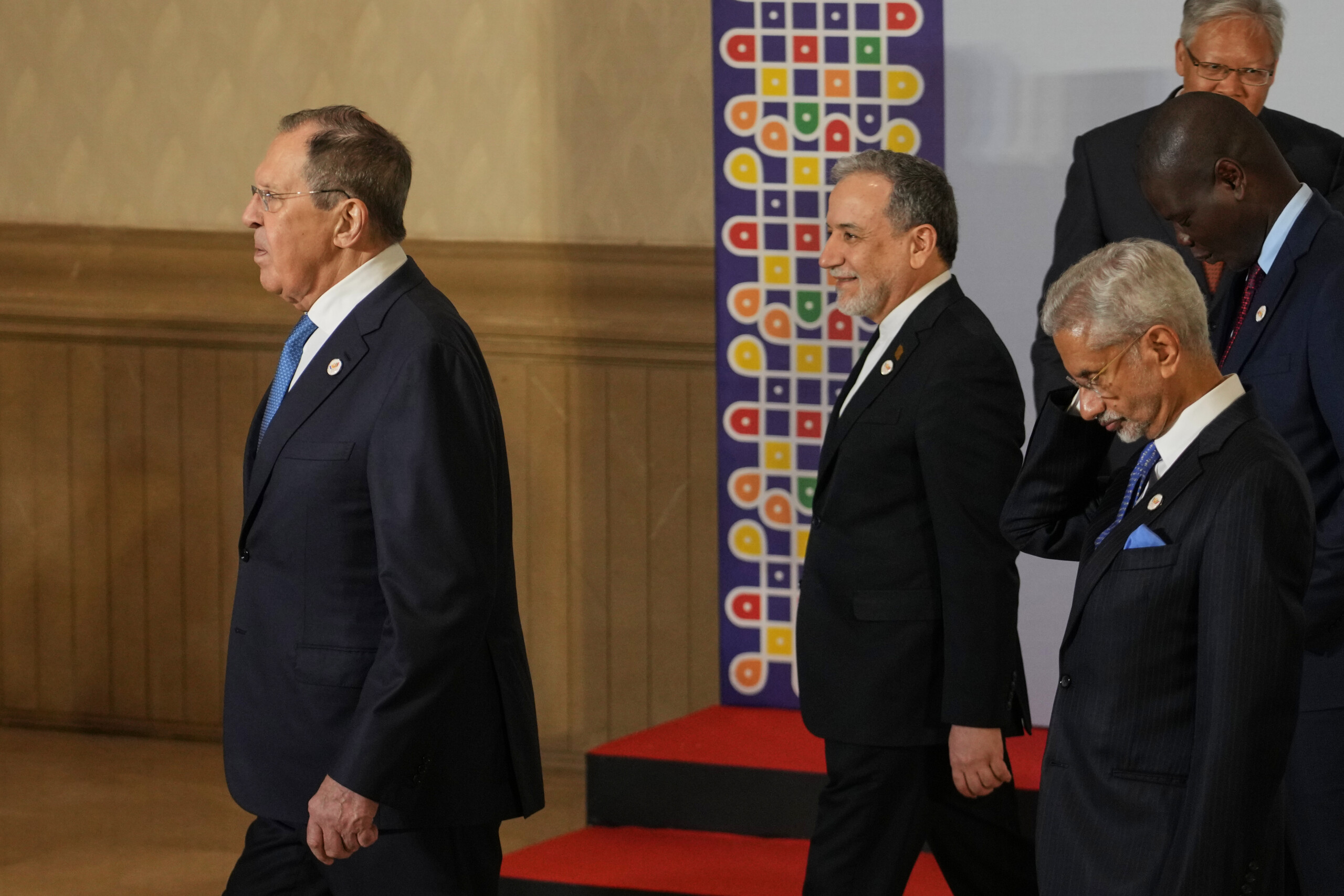 Iran, Lavrov: ‘Russia is not interfering in US-Tehran negotiations’ 1 iran lavrov russia is not interfering in us tehran negotiations scaled