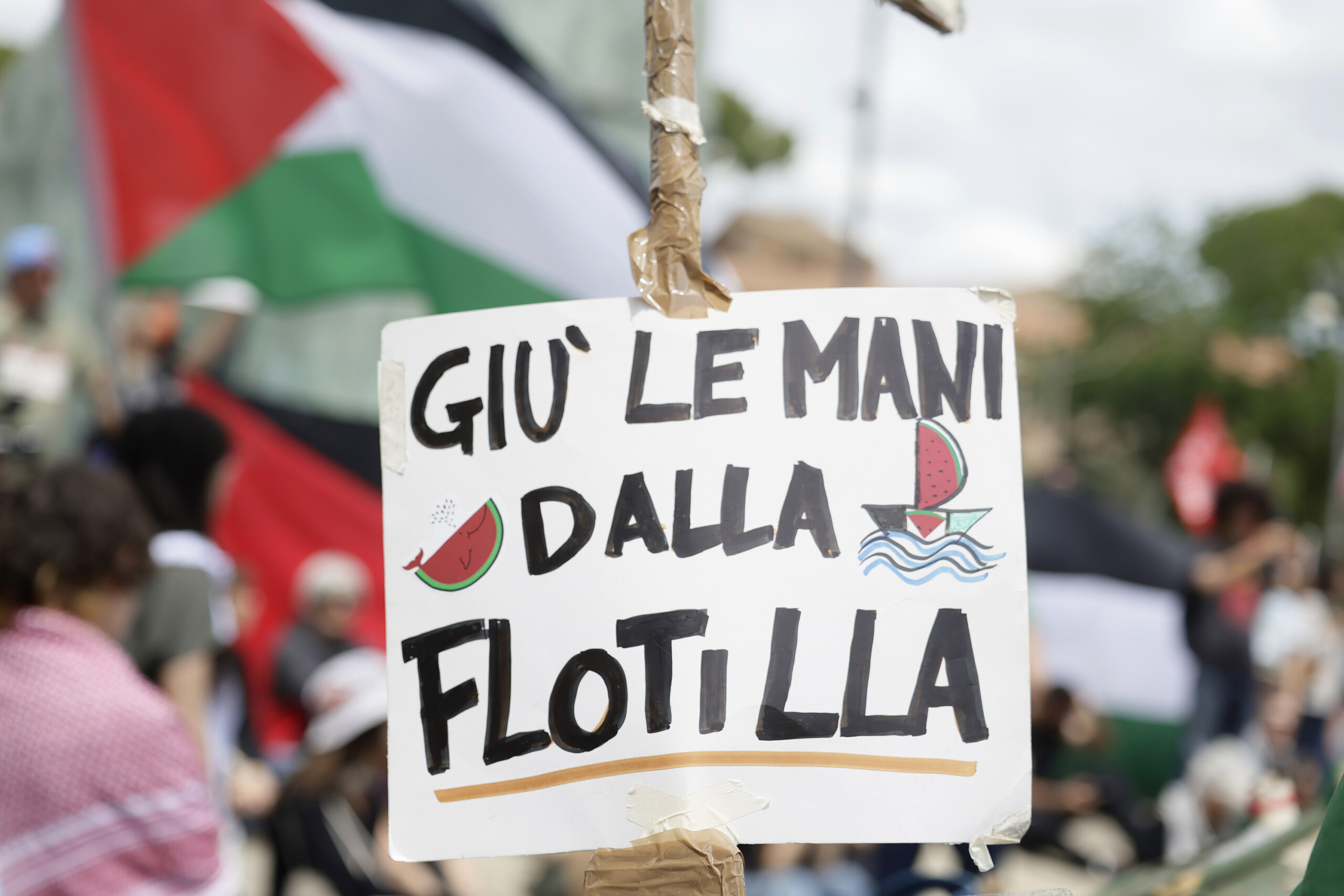 Flotilla, Israel: ‘Non-lethal projectiles fired at boats’ 1 flotilla israel non lethal projectiles fired at boats scaled