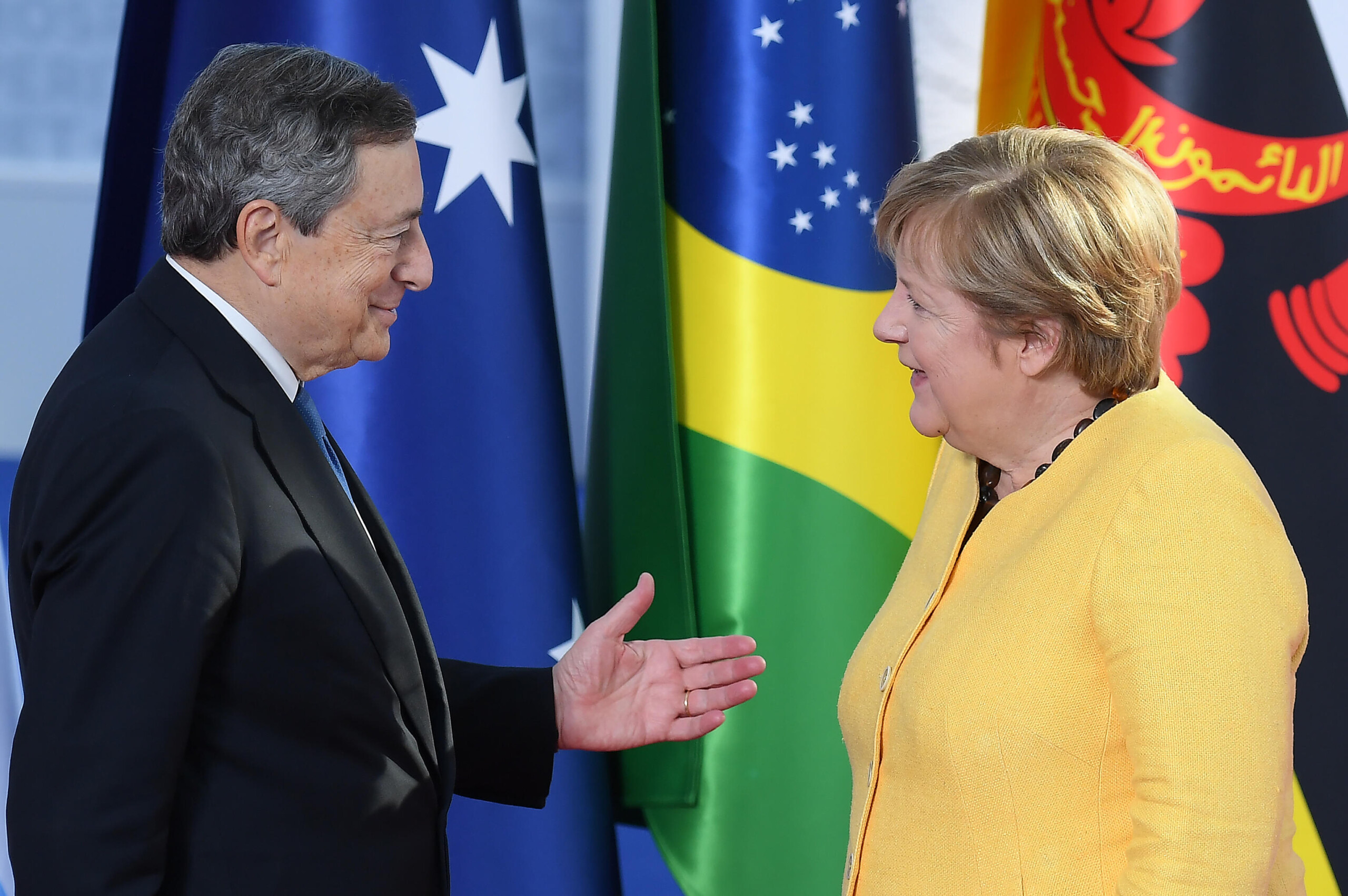 Ukraine, FT: ‘EU considers Draghi or Merkel as possible mediators with Putin’ 1 ukraine ft eu considers draghi or merkel as possible mediators with putin scaled