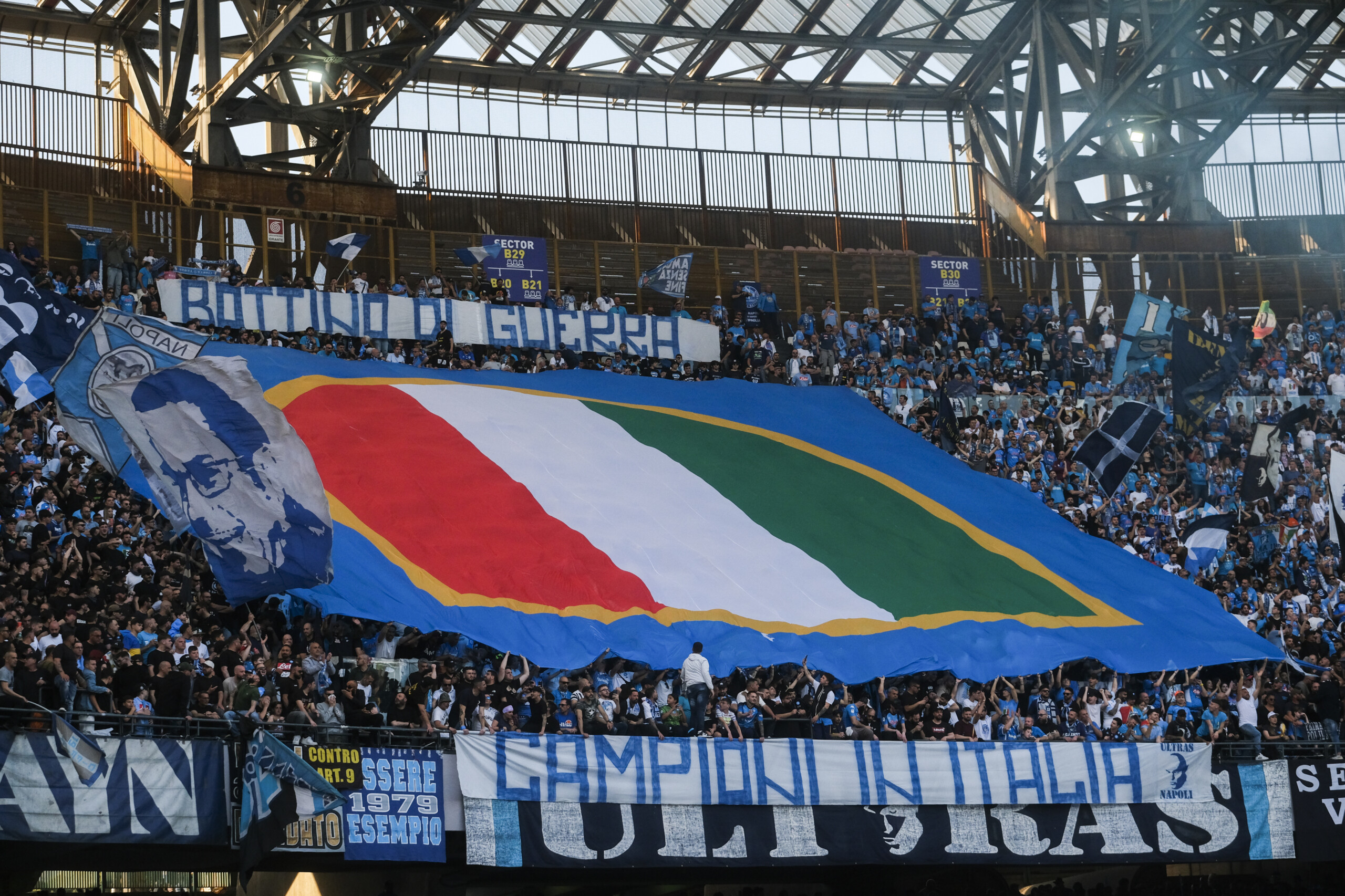 Media: ‘US consortium has offered €2bn to buy Napoli’ 1 media us consortium has offered e2bn to buy napoli scaled