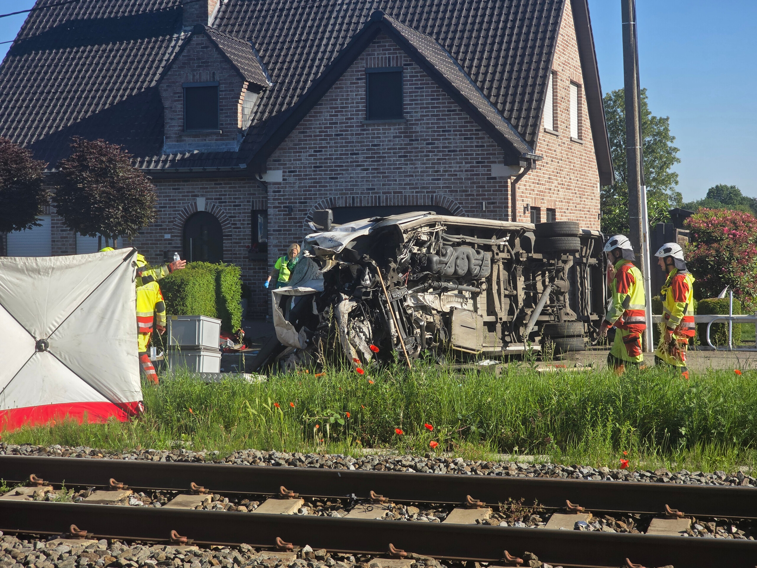 Belgium: train collides with school bus at level crossing; two children, the driver and a supervisor killed 1 belgium train collides with school bus at level crossing two children the driver and a supervisor killed scaled