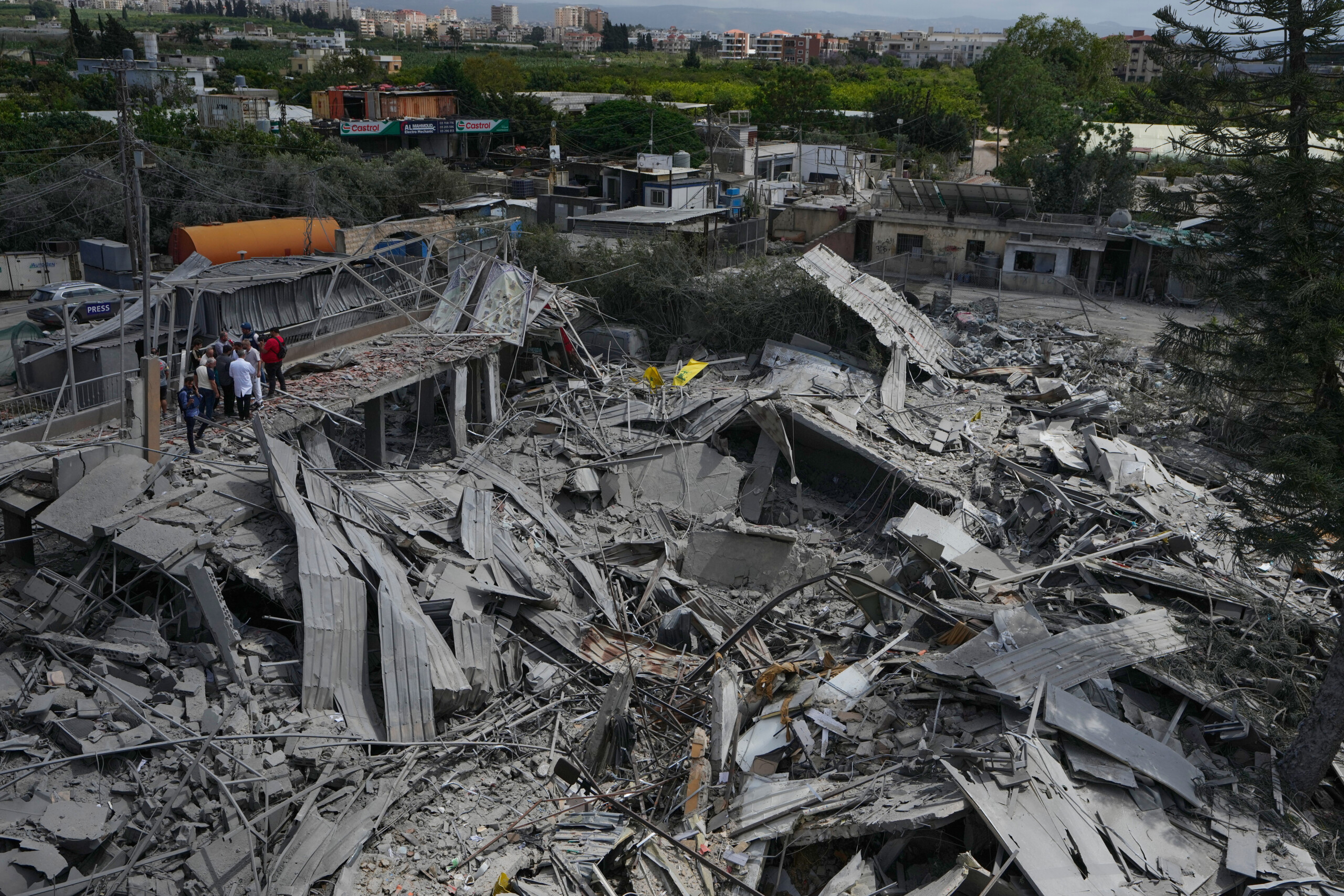 Lebanon: media reports at least 12 dead in Israeli attacks in the Bekaa Valley 1 lebanon media reports at least 12 dead in israeli attacks in the bekaa valley scaled