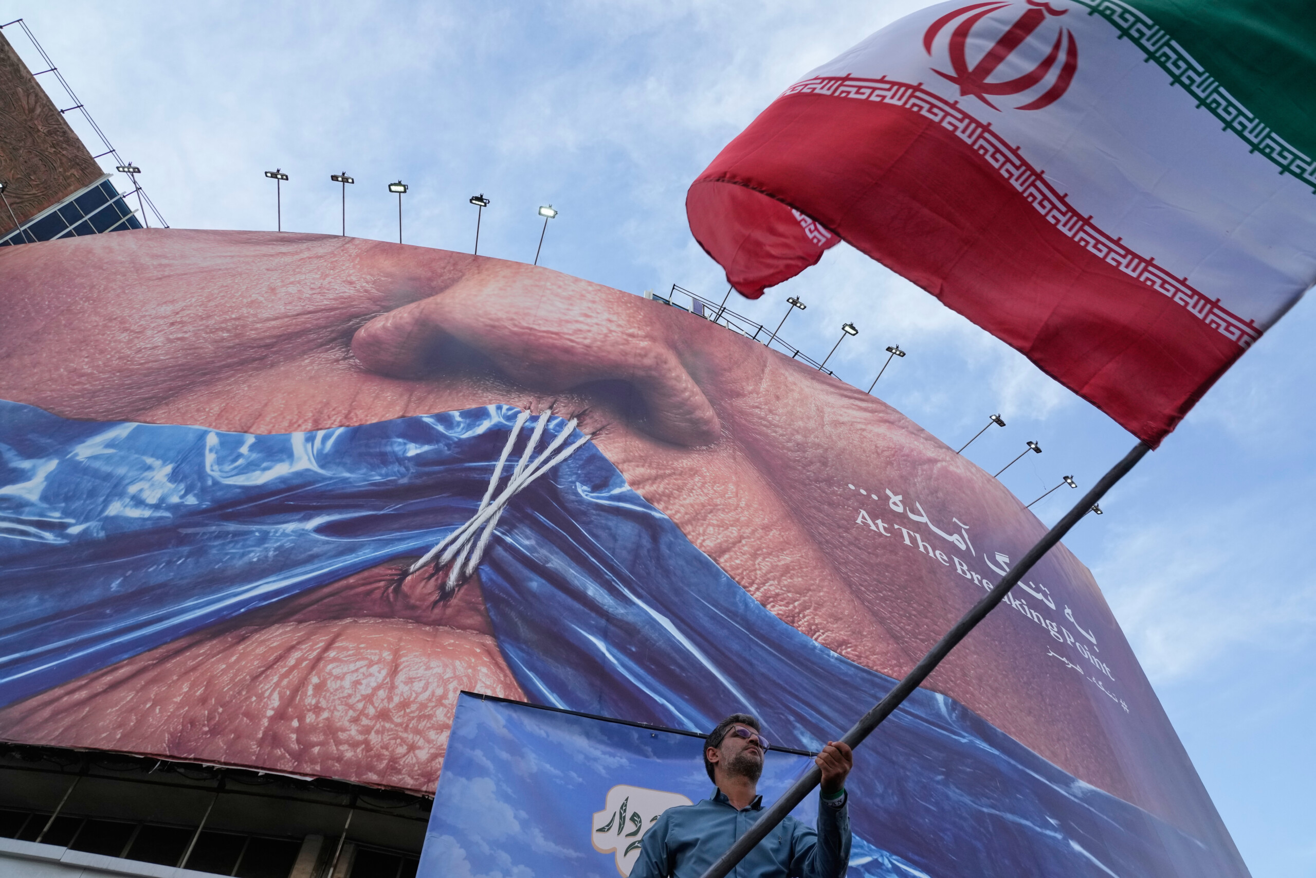 Iran: Memorandum calls for withdrawal of US forces and reopening of the Strait of Hormuz within 30 days 1 iran memorandum calls for withdrawal of us forces and reopening of the strait of hormuz within 30 days scaled