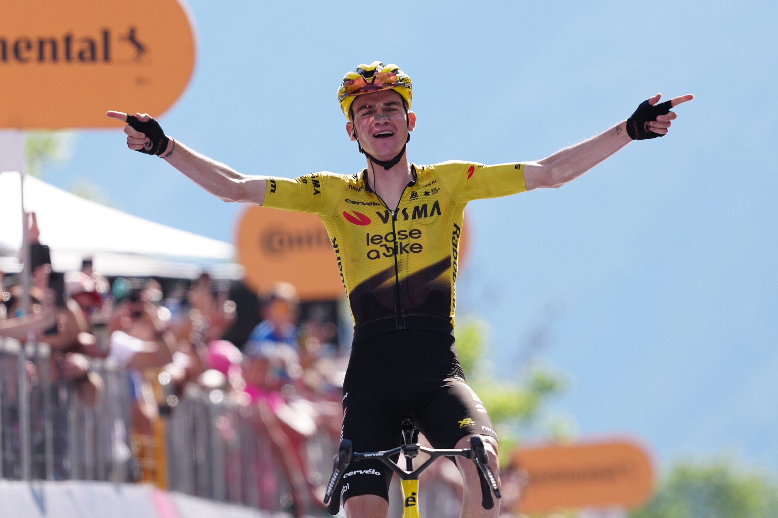 Giro d'Italia: Kuss wins Stage 19 in Alleghe by a clear margin. Vingegaard retains the pink jersey 1 giro ditalia kuss wins stage 19 in alleghe by a clear margin vingegaard retains the pink jersey scaled
