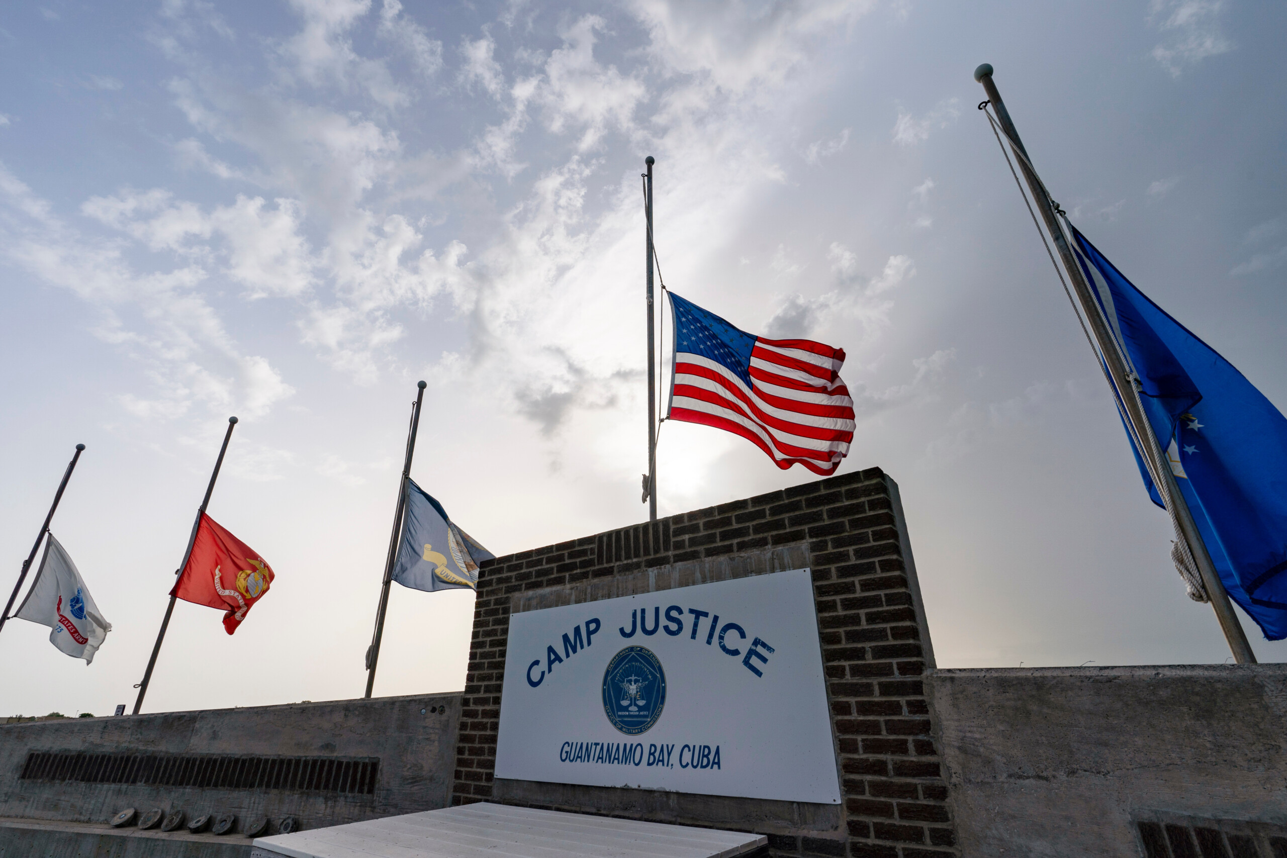 Cuba: meeting between senior US and Cuban military officers in Guantanamo Bay 1 cuba meeting between senior us and cuban military officers in guantanamo bay scaled