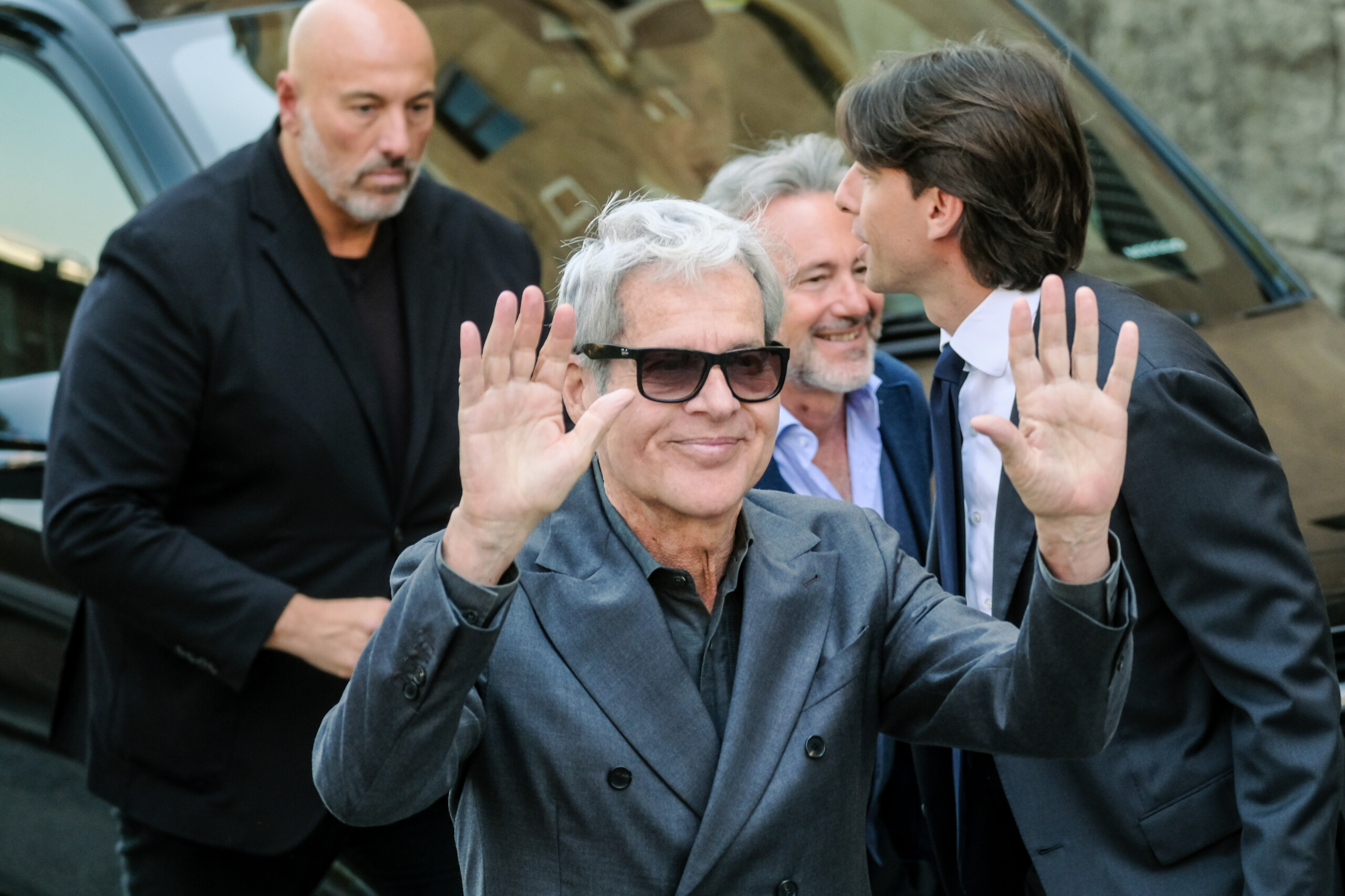 Acute interstitial pneumonia: Claudio Baglioni postpones tour until 2027 1 acute interstitial pneumonia claudio baglioni postpones tour until 2027 scaled