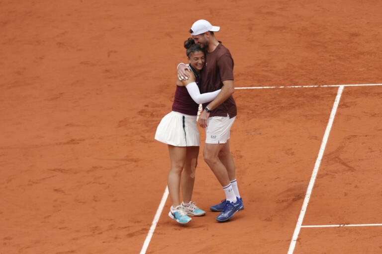 roland garros errani and vavassori into the mixed doubles semifinals