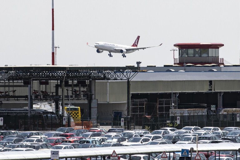 israel media reports israir flight prevented from landing in slovenia