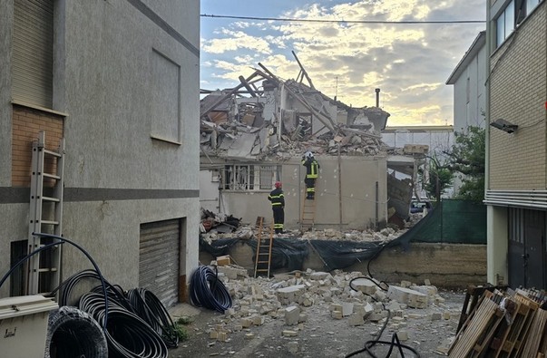 building collapse in porto santelpidio death toll rises to three