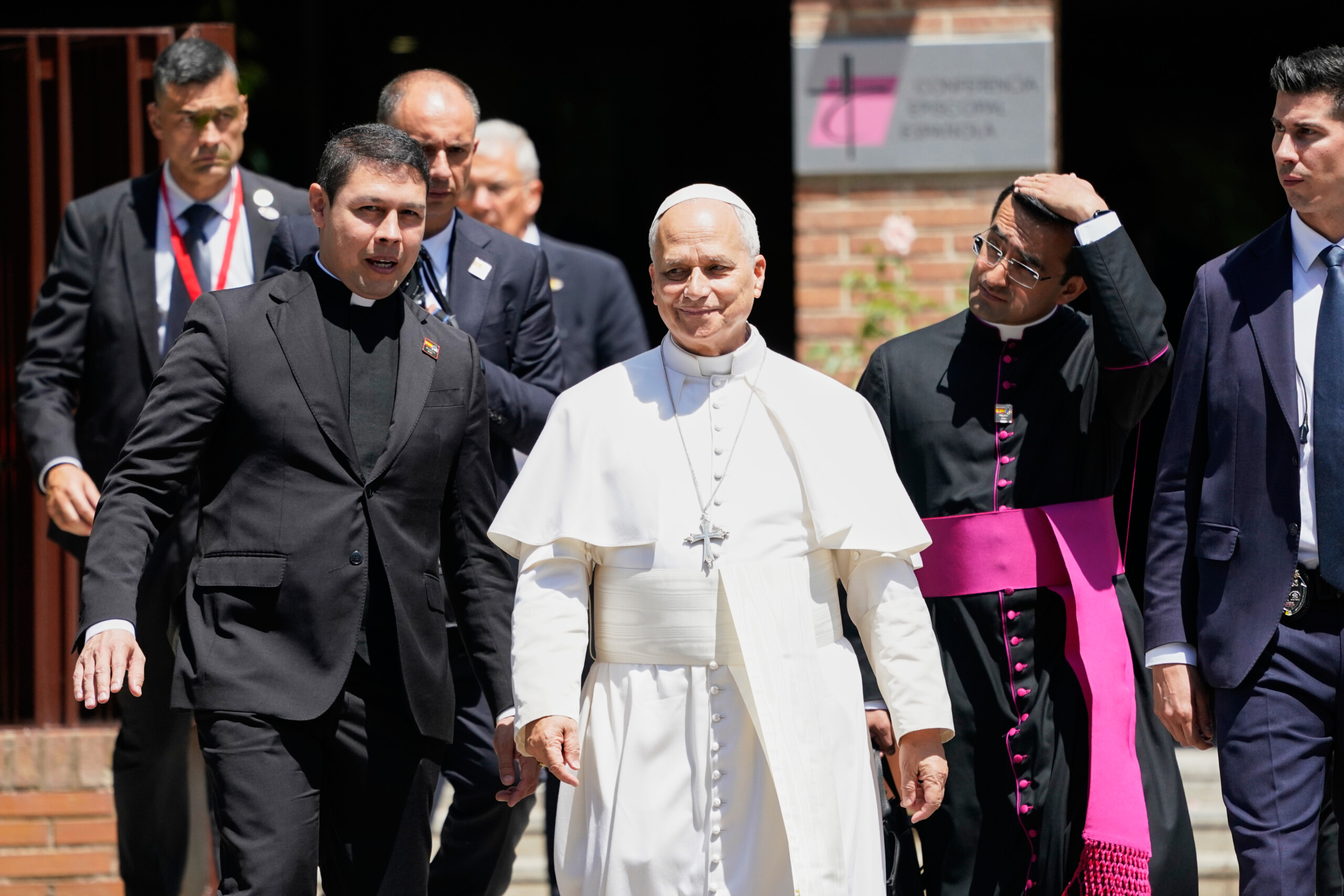 Abuse: Victims outside the Apostolic Nunciature in Madrid: "Pope, listen to us." 1 abuse victims outside the apostolic nunciature in madrid pope listen to us scaled