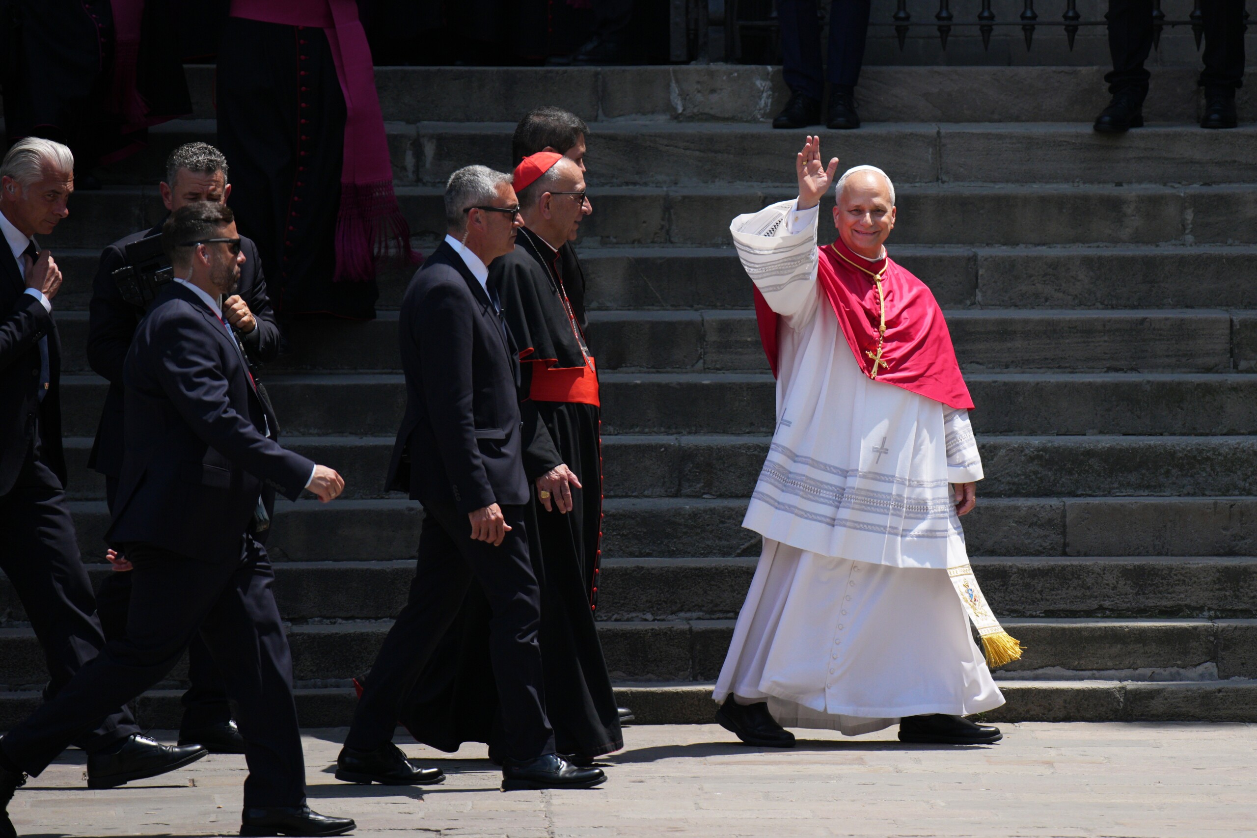 Spain, meeting between the Pope and Bad Bunny yesterday in Madrid 1 spain meeting between the pope and bad bunny yesterday in madrid scaled