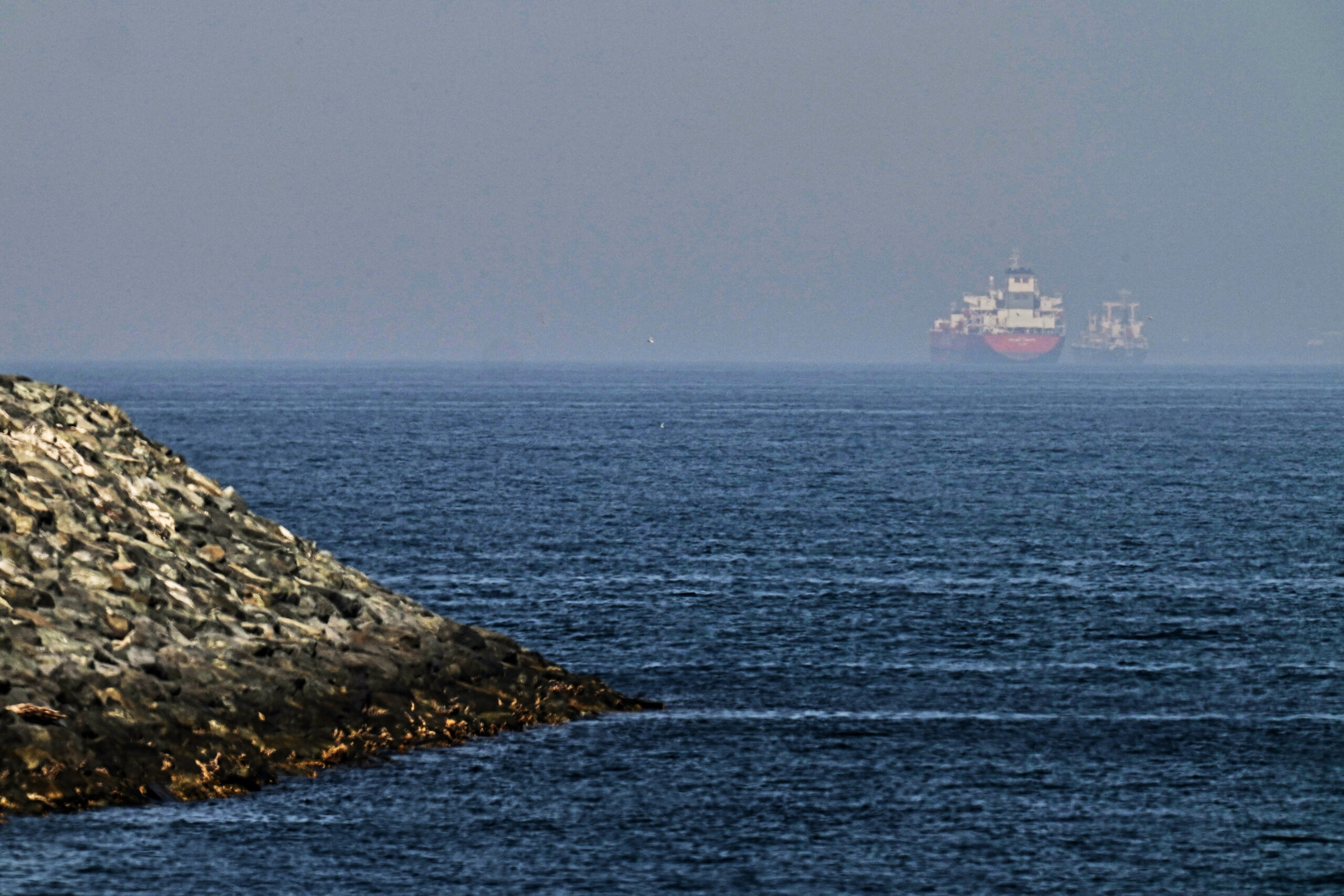 iran india protests to us over attack on oil tanker three of our citizens missing scaled