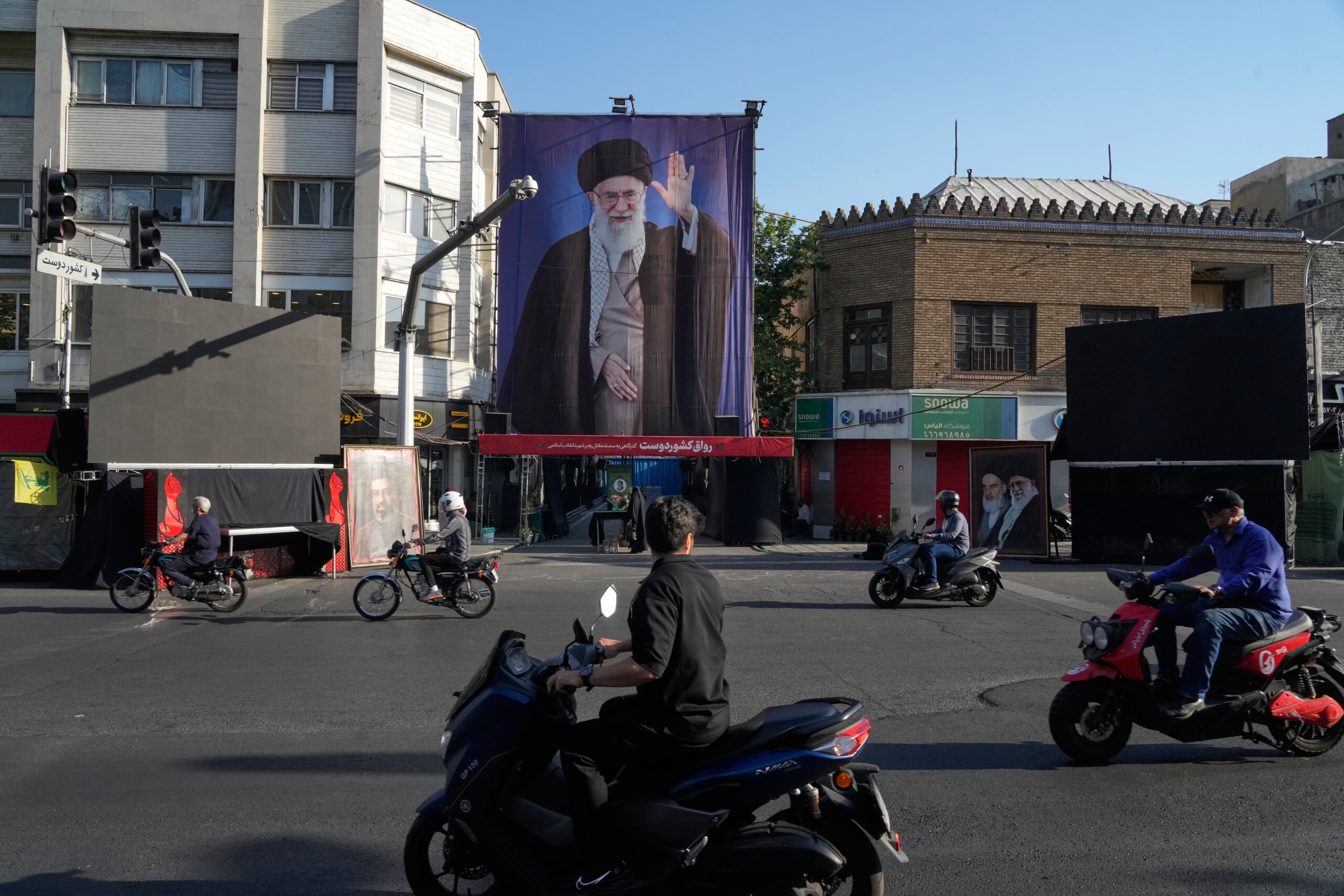 Iran: Khamenei’s funeral to begin on 4 July; he will be buried in Mashhad on 9 July 1 iran khameneis funeral to begin on 4 july he will be buried in mashhad on 9 july scaled