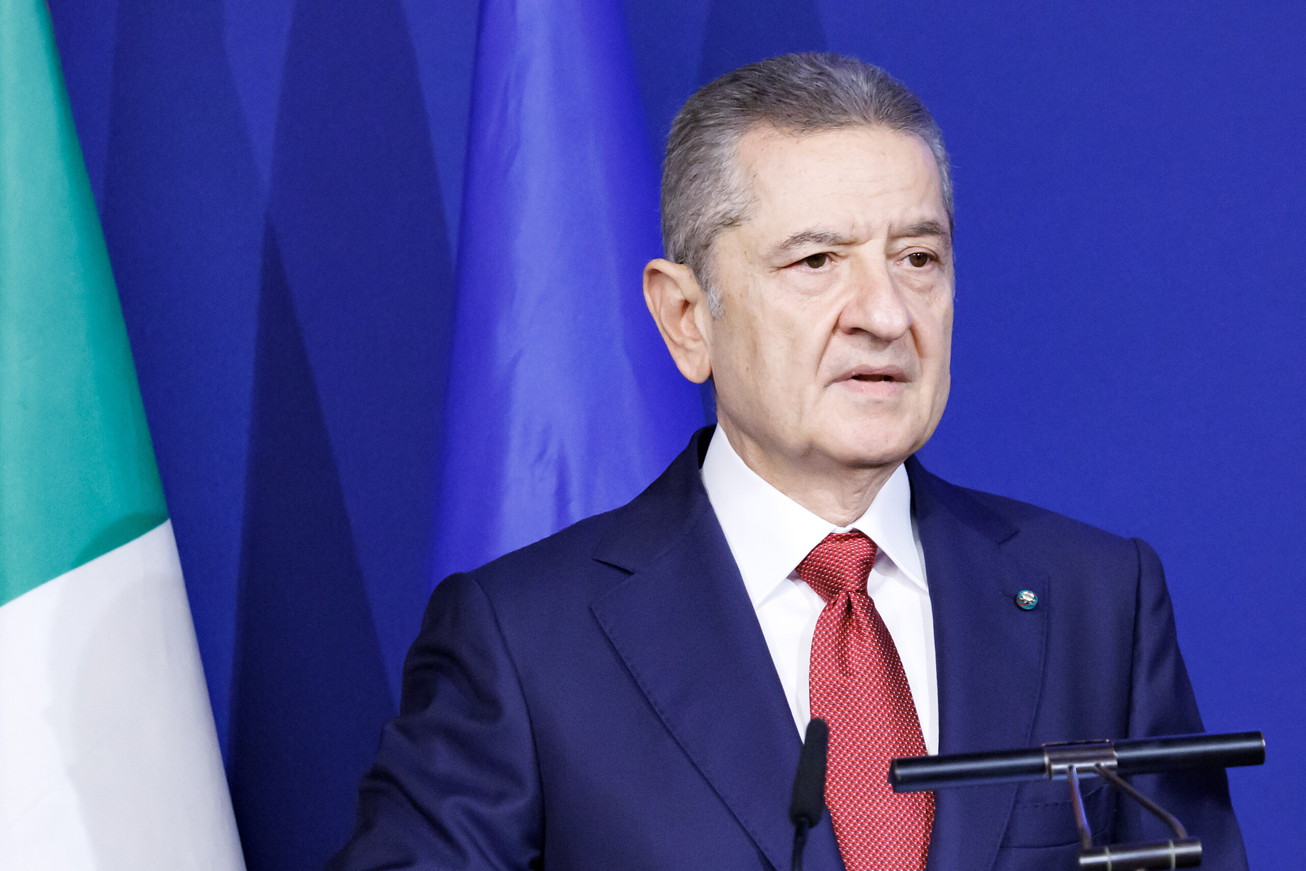 Public finances, Bank of Italy: ‘Debt fell by 2.9 billion in April, standing at 3,155.3 billion’ 1 public finances bank of italy debt fell by 2 9 billion in april standing at 3155 3 billion scaled
